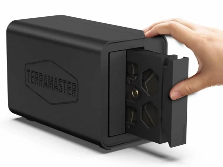 Сетевой накопитель TerraMaster F2-424